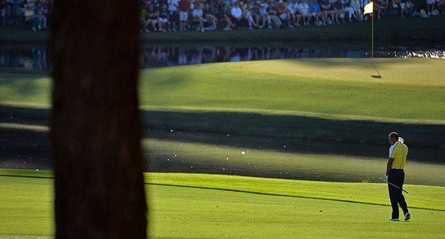Tiger Woods - Masters 2013 - Dos golpes de penalidad